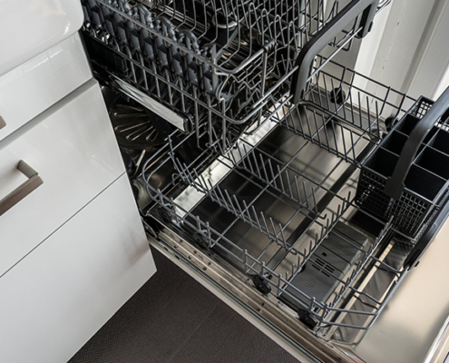 Maximizing Dishwasher Efficiency Dos and Don'ts